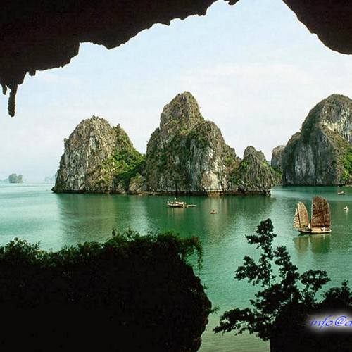 Halong Bay, Vietnam | 10 Best Places to Visit in Halong Bay Halong Bay, Vietnam | 10 Best Places to Visit in Halong Bay